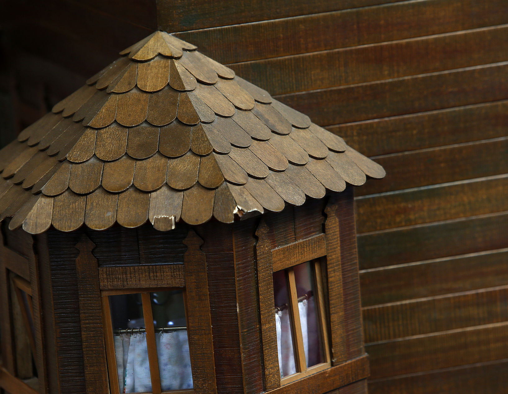 010318-doll-house-014
